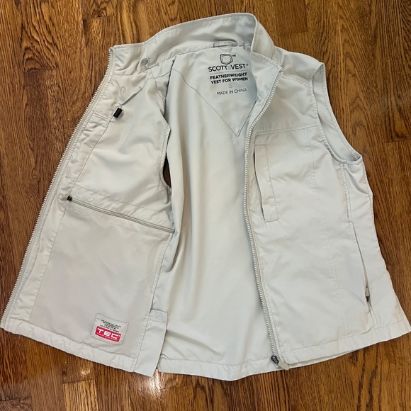 ScotteVest Featherweight Vest - Women - Picture 4 of 15